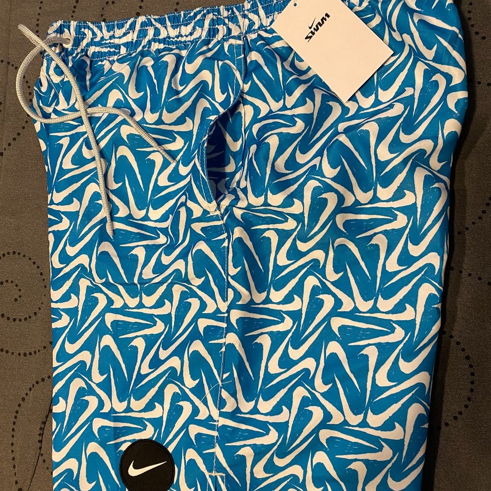 NIKE SWIMMING SHORTS SIZE M MEN NWT $58.00